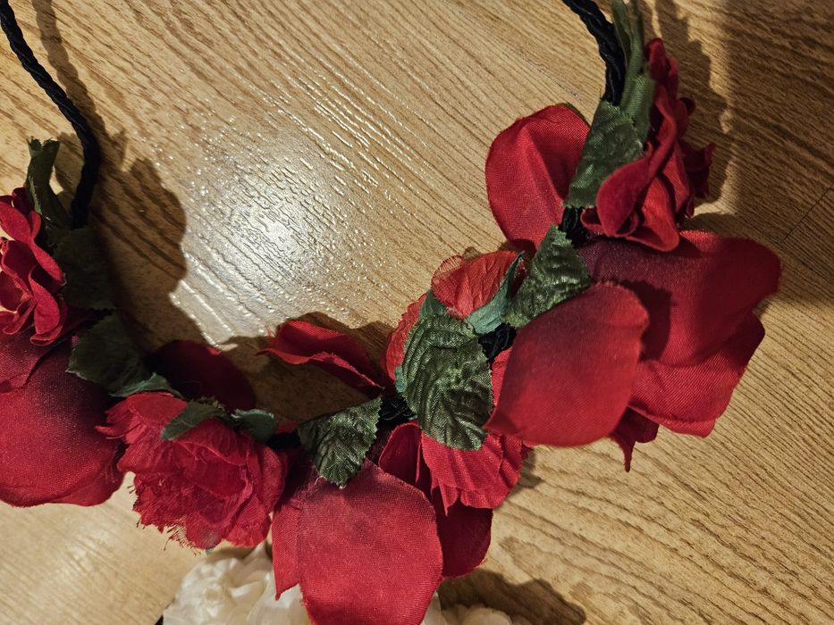 Коса, опашка екстеншън, Венче, диадема от цветя, рози