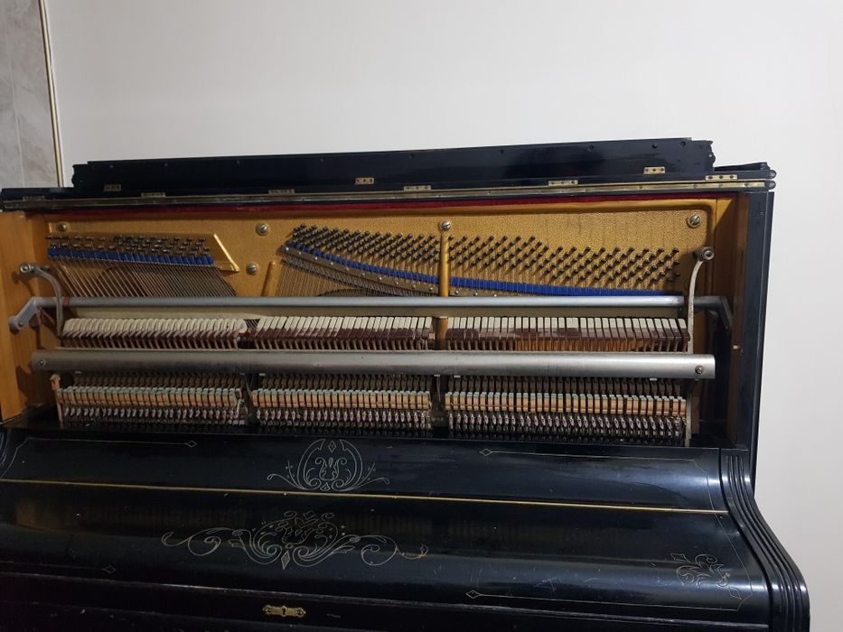 Антикварное пианино Arnold Fibiger (Médaille d’Or)