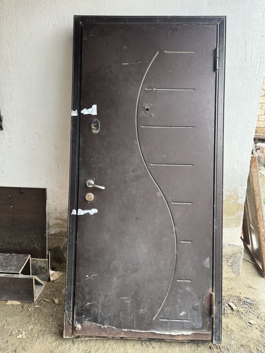 Железный дверь б/у
