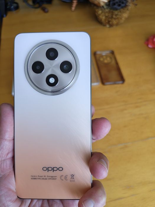 телефон oppo reno 12 fs ram 12 - 512 GB