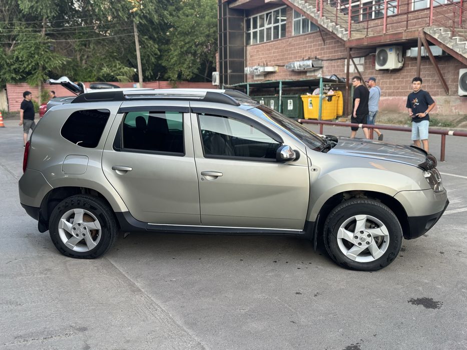 Продам рено Дастер 2013г