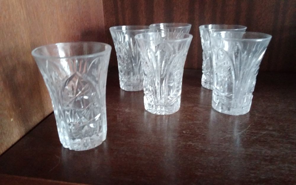 Продам хрустальные рюмочки