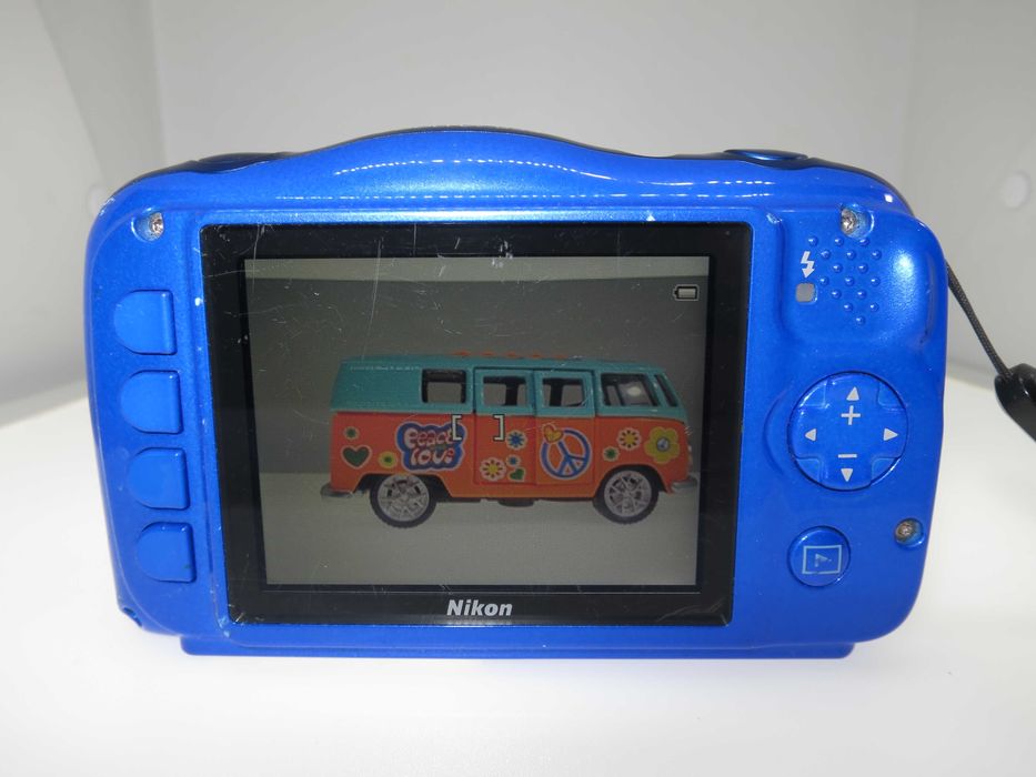 Nikon Coolpix S33 компактен фотоапарат водоустойчив до 10 метра, удароустойчив , цифрова дигитална камера FULL HD тестван и работи отлично