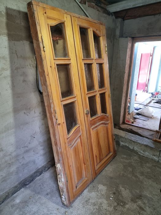 Дверь деревянная