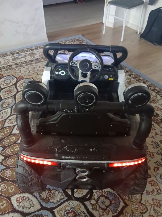 Детский игрушка машинка