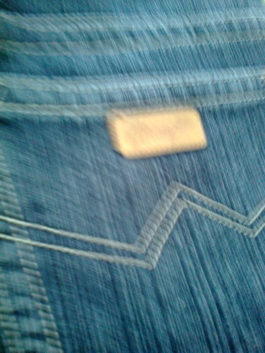 продам джинсы для молодых ребят