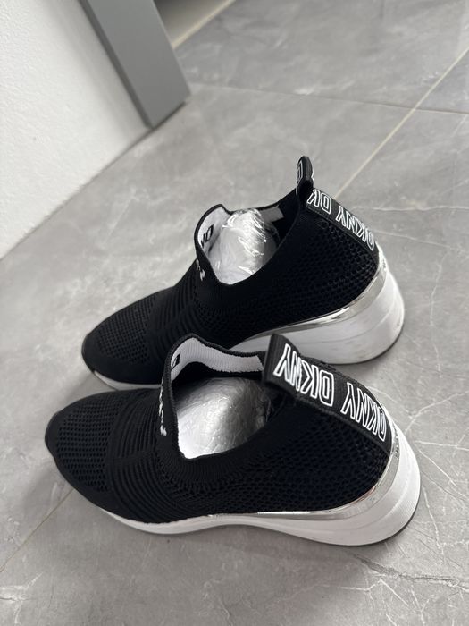 Pantofi DKNY platforma purtati o singura data
