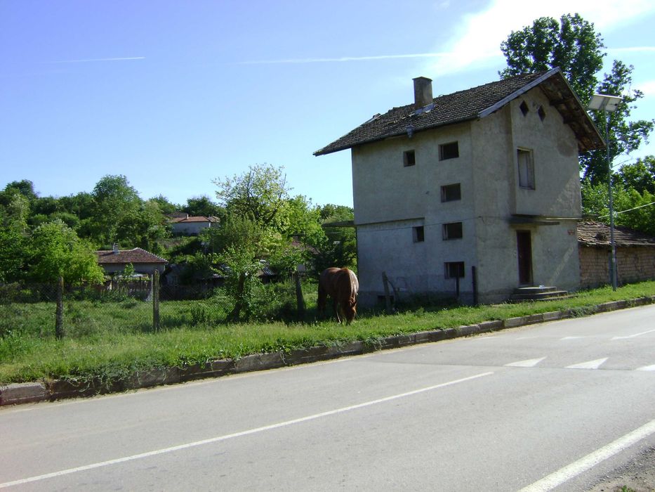 Продава се Къща в с. Кайнарджа, Област Силистра - 475 кв.м за 74 €/кв.м - Снимка #3