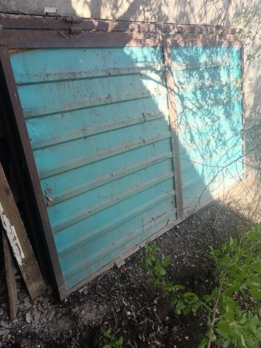 Продам ворота для бокса