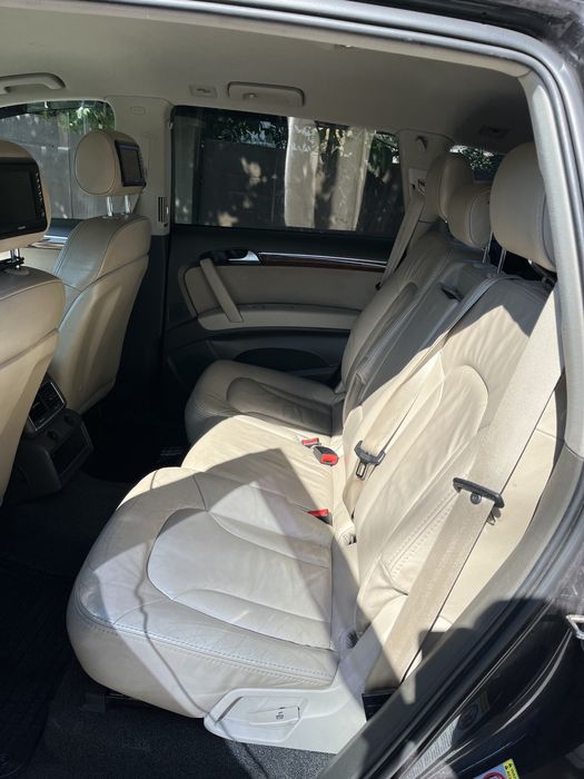 Vand audi q7 2006 5 locuri