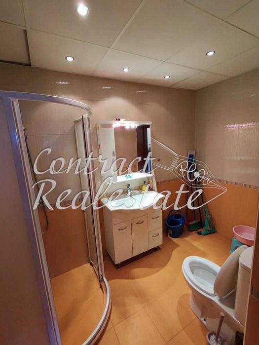 Дава се под наем Тристаен апартамент в Варна, Нептун - 150 кв.м за 714 € - Снимка #16