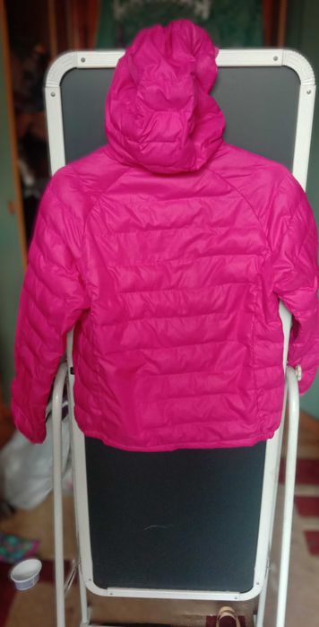 Легкая куртка на девочку лет 6-7