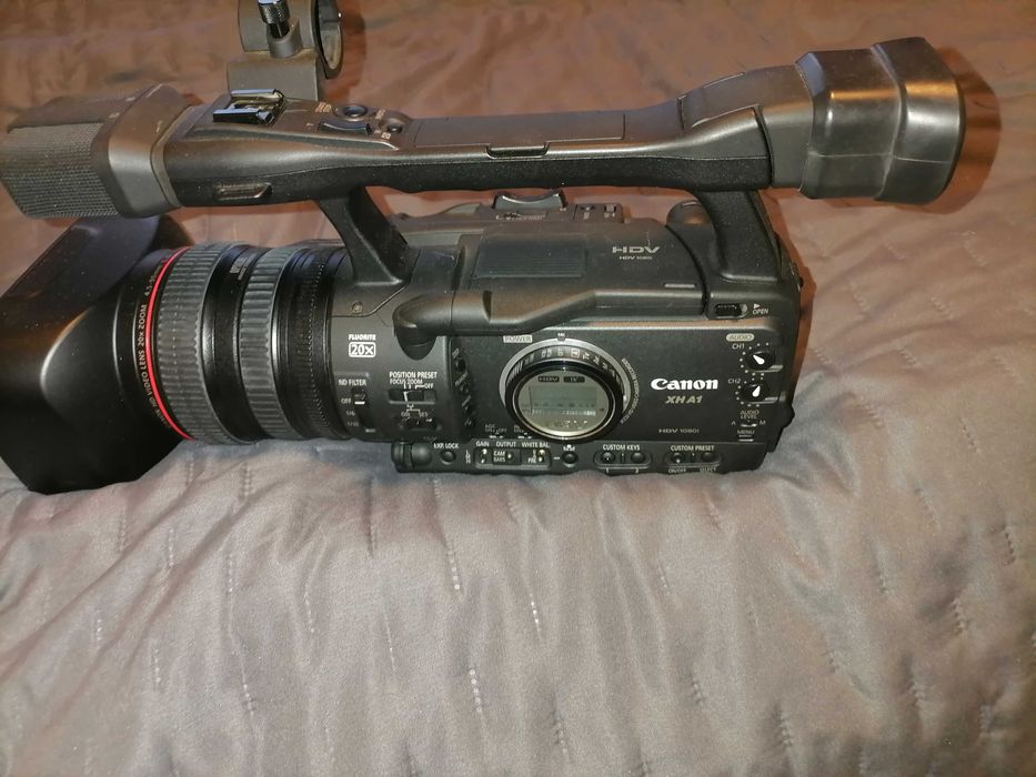 Canon XN A1 видеокамера
