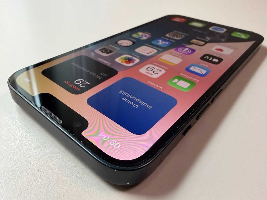  Apple / iPhone 13 128 Gb / Midnight