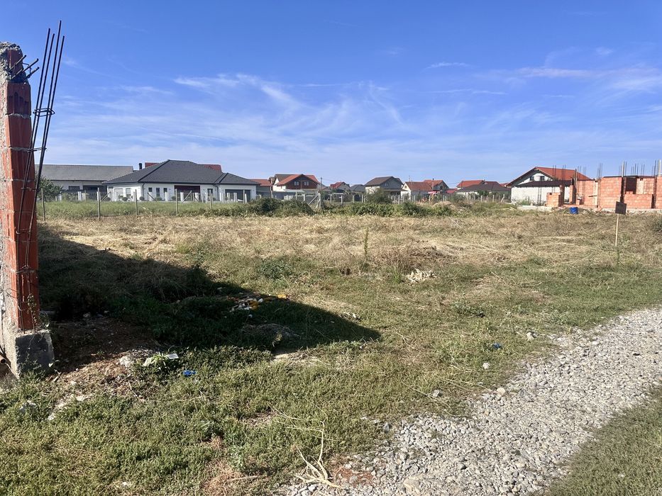 Teren de vanzare de 500 mp , pret / parcelă .Usor neg