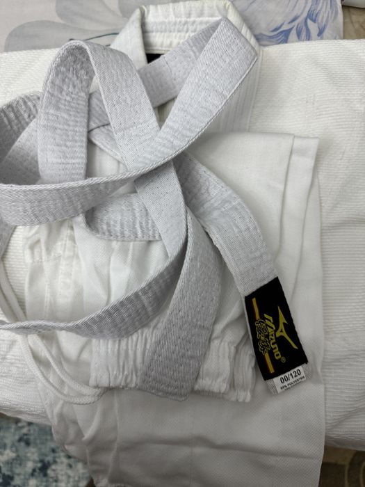 Продам кимоно белый