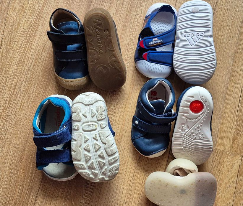 Incaltaminte  19-20-21