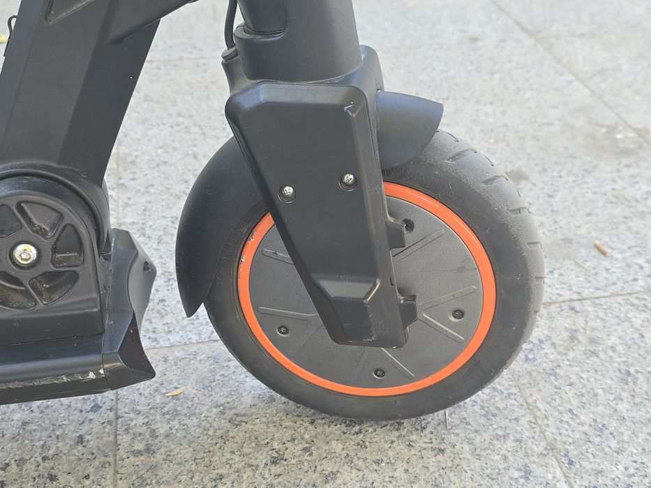 Trotineta Kirin M2 Pro, viteza 25 km/h, autonomie 30 km, motor 350W