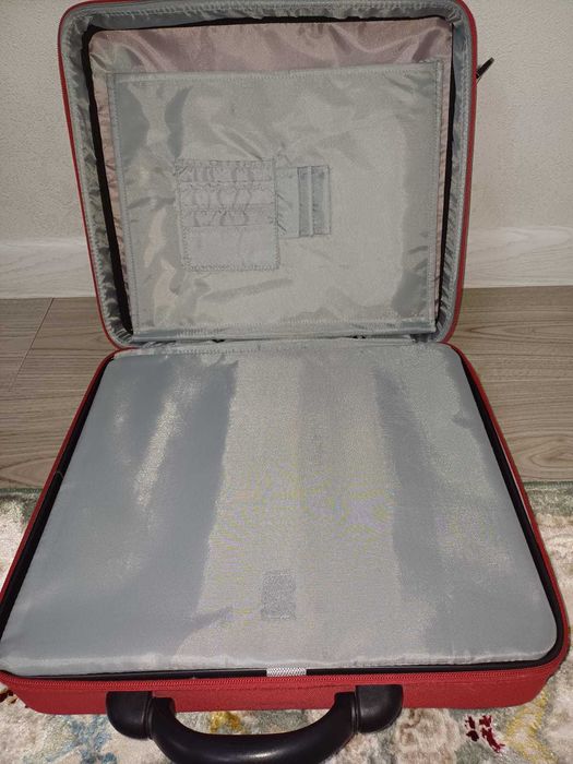 Чемоданчик для косметики