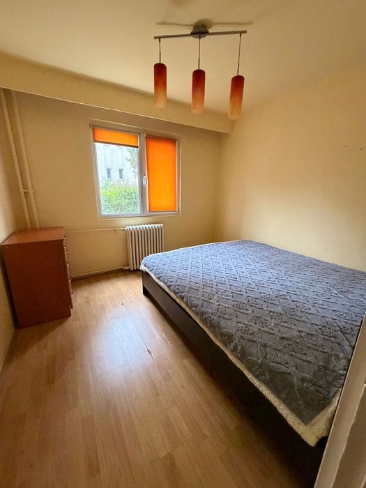 Dau în chirie apartament 3 camere - parter - loc de parcare inclus