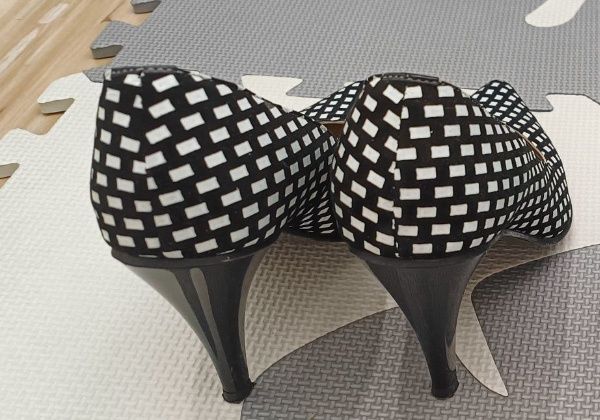 Pantofi dama Comod, piele, negru cu alb ,Nr 37 , branț 24 cm ,toc 9