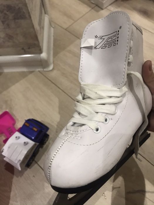 Продам коньки