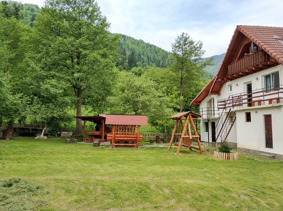 Închiriez cabana la munte Zarnesti zona Bran-Tohanita