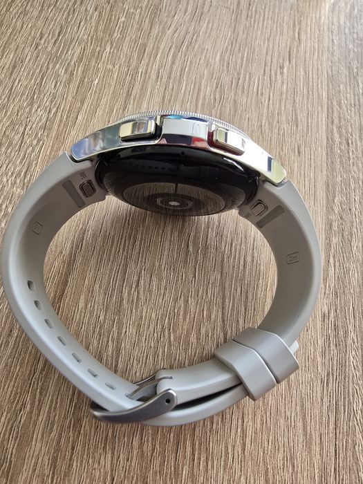 Galaxy Watch4 Classic 42mm LTE (eSIM)