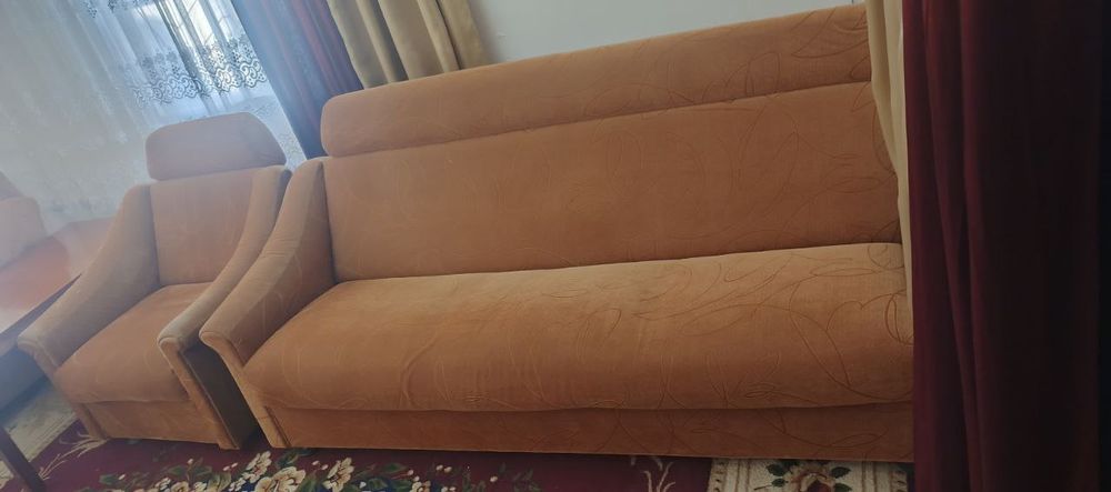 Диван в комплетке