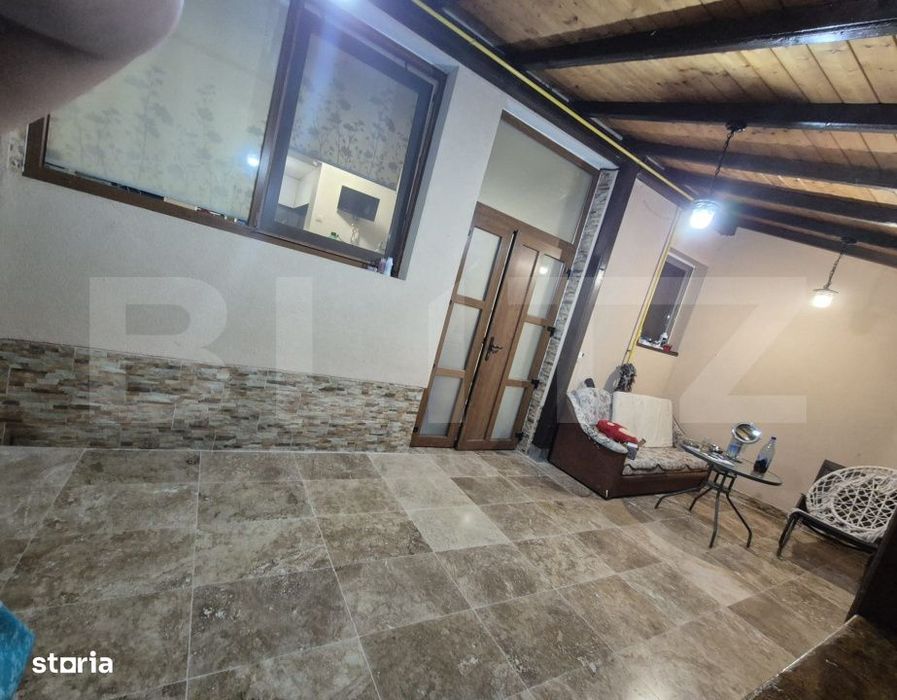 Casa de vanzare sau inchiriere, 7 camere, 315 mp, zona - Sisesti