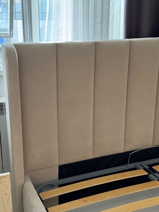 Продается кровать 1,6 м