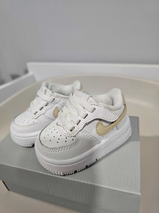 Бебешки Nike маратонки 17