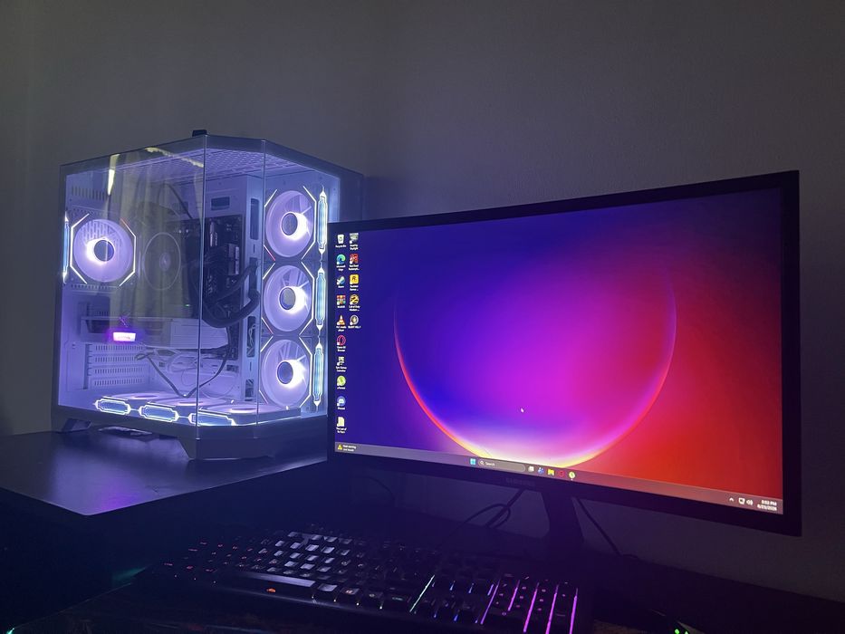 PC Gaming Medium End Cu monitor si casti