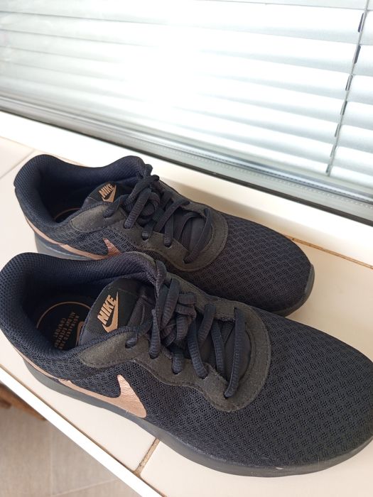 Дамски маратонки Nike