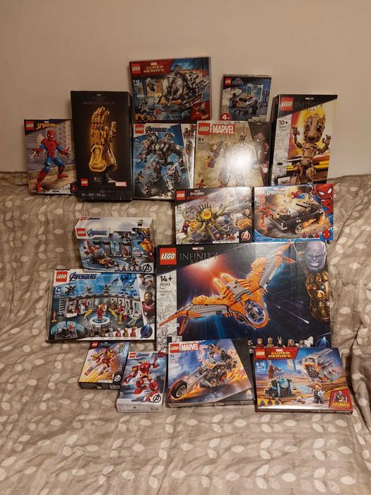 Vand colectie LEGO MARVEL in stare impecabila