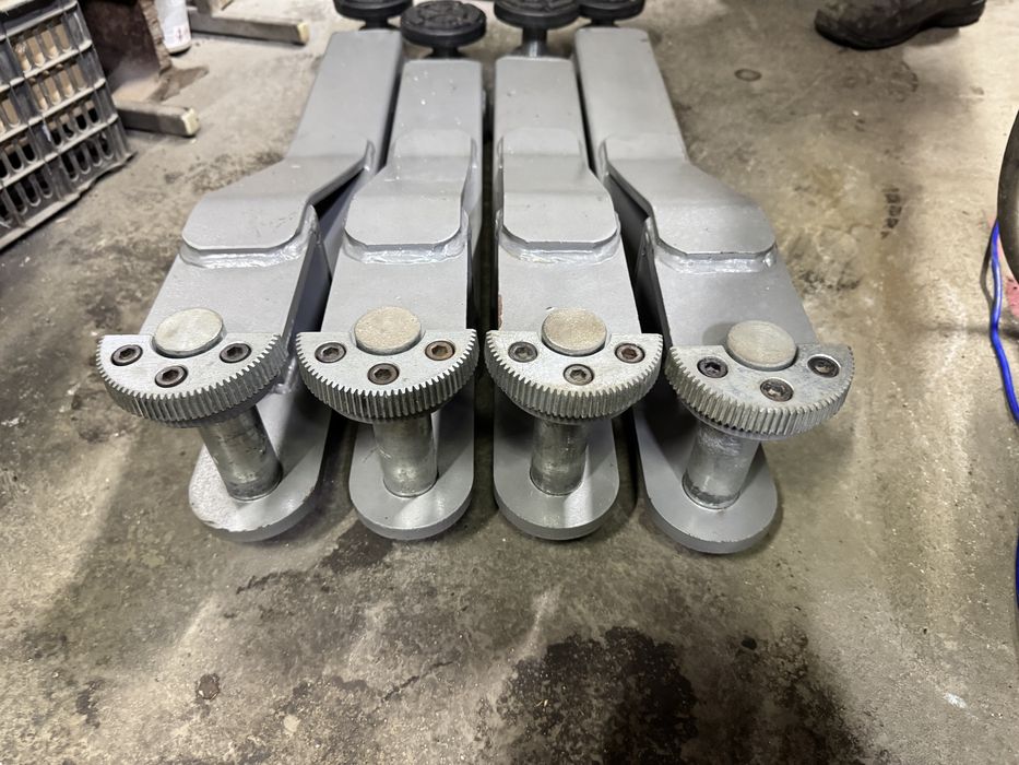 Двухстоечный автоподъемник