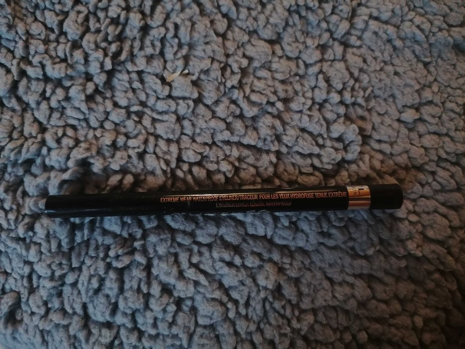 Waterproof eyeliner