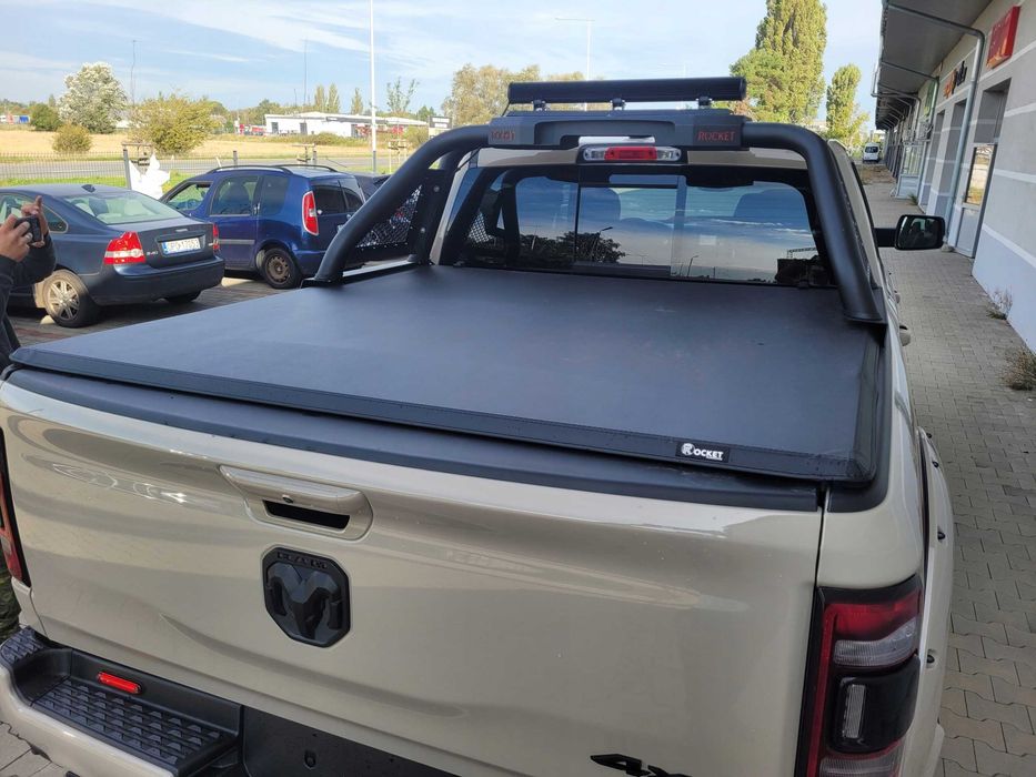 Щора товарно помещение Dodge Ram 6.4