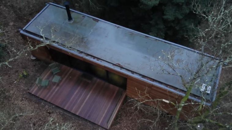 Vand container rustic,servire la geam