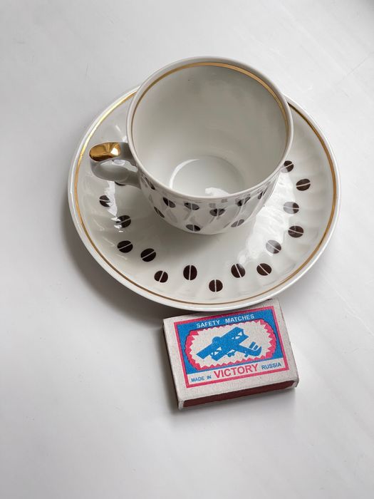 Чашки кофейные с блюдцами