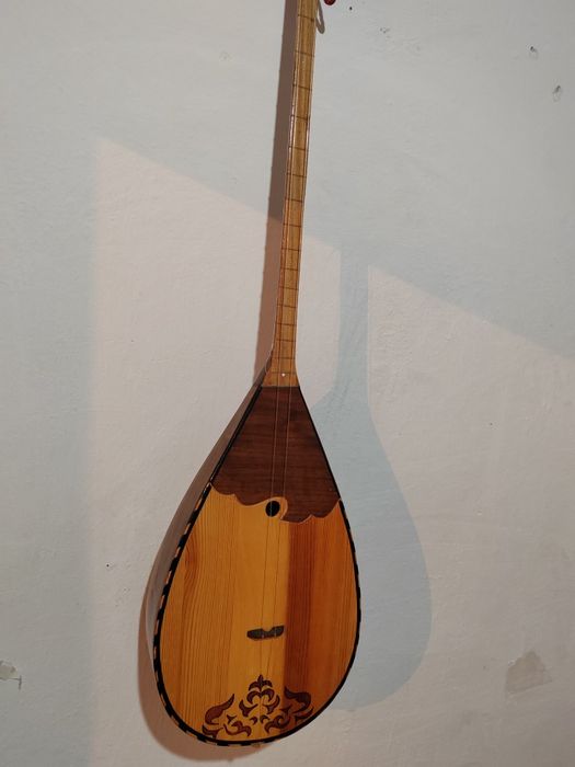 Домбыра сатылады