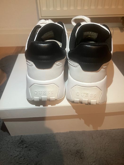 Guess оригинални обувки