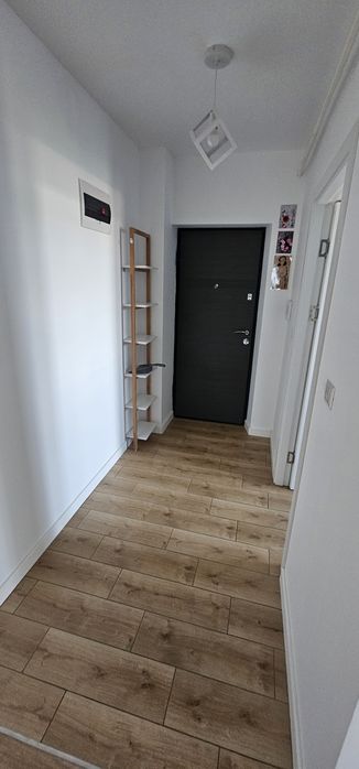 Inchiriez apartament  2 camere   - Zona  Cartodrom