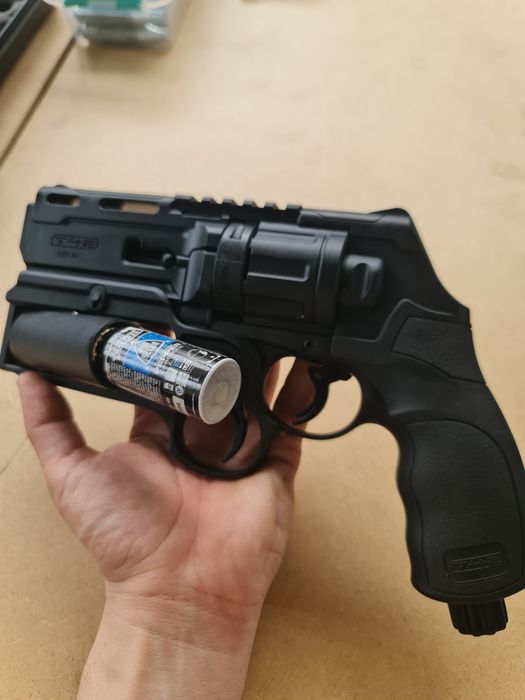 Pistol airsoft Umarex HDR 50 ca Nou