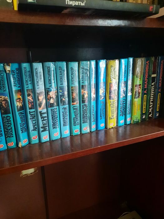 Продам книги по 1000