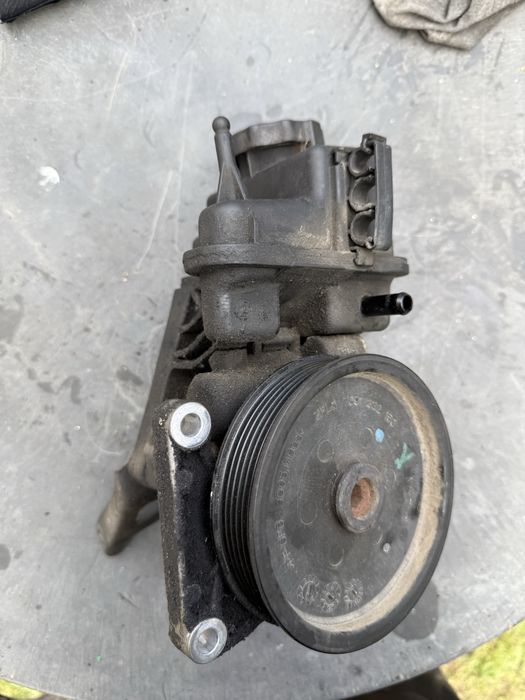 Хидравлична помпа - Mercedes C/E (w204)(w212) - 651