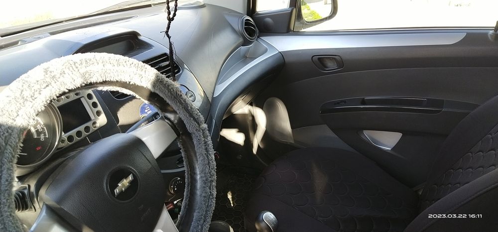 Holati yaxshi rangi oq