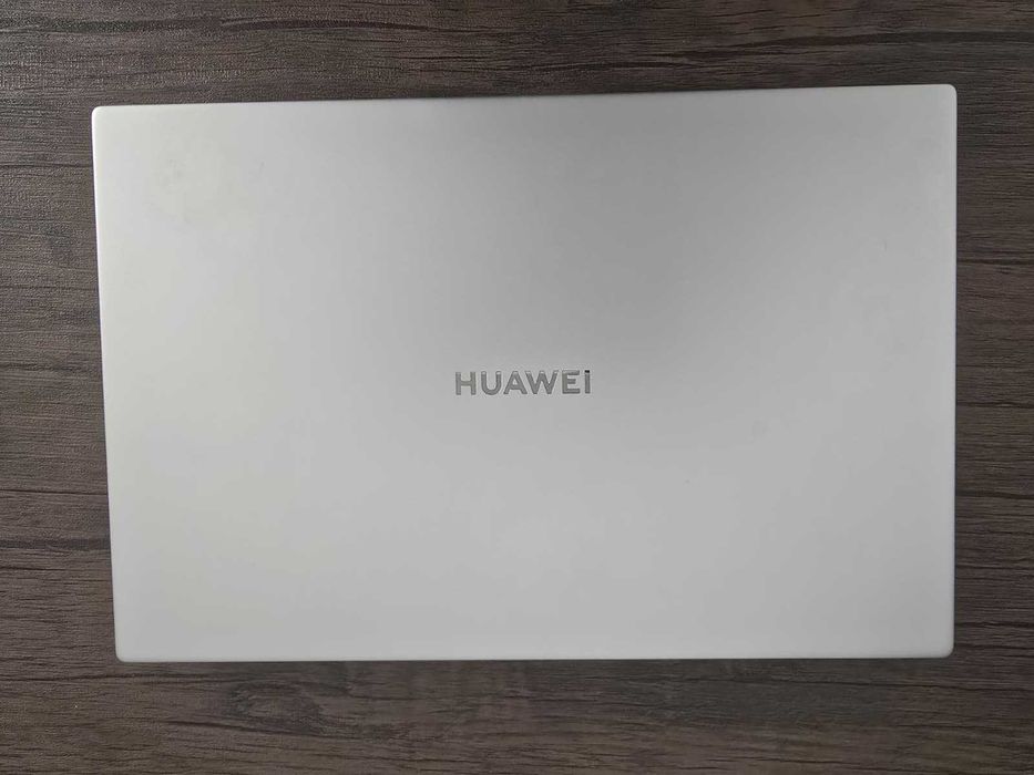 Laptop Huawei MateBook D14 cu procesor AMD Ryzen 5 3500U, 14 inch