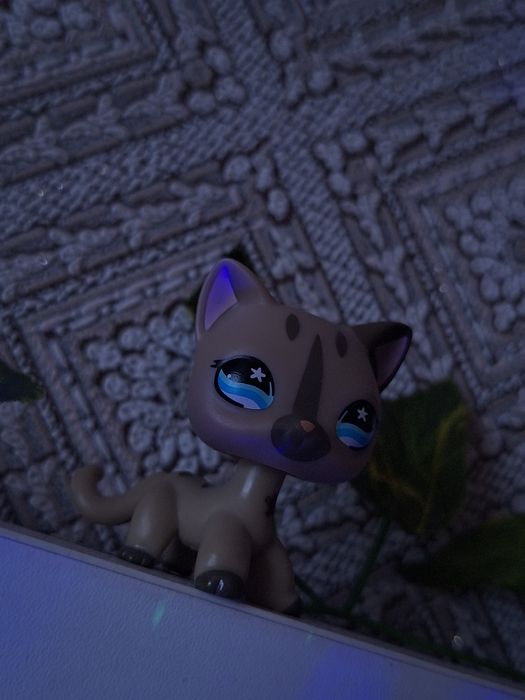 Продам LPS кошечку