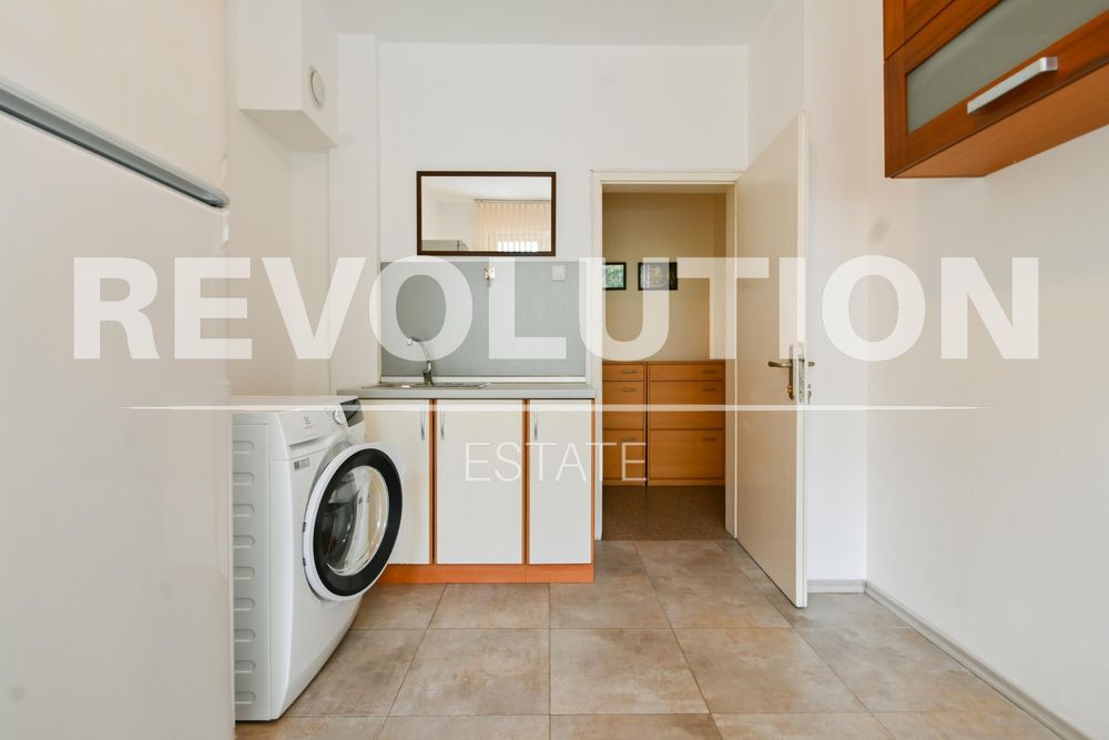 Дава се под наем Тристаен апартамент в София, Център - 93 кв.м за 750 € - Снимка #5